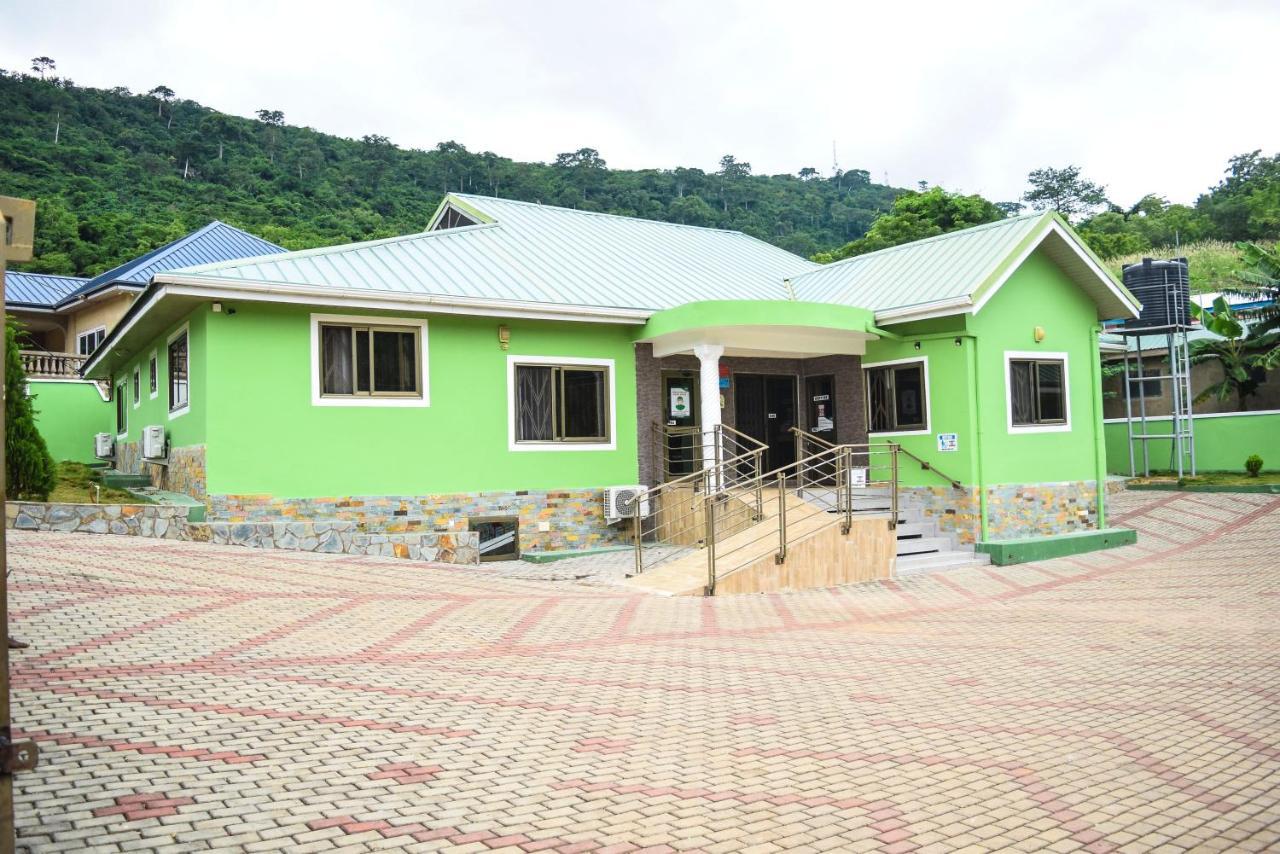 3A'S Guest House Akosombo 外观 照片