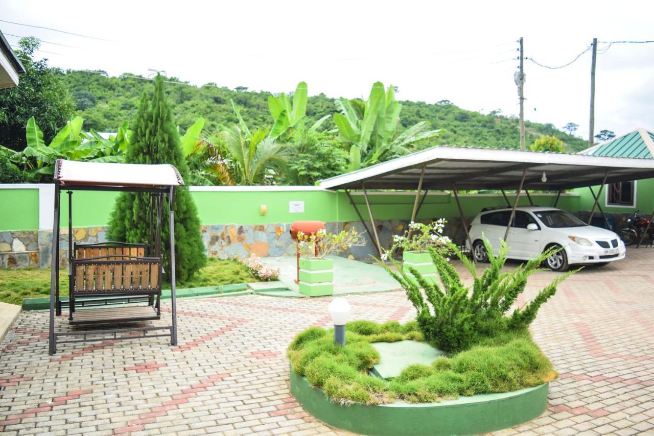 3A'S Guest House Akosombo 外观 照片