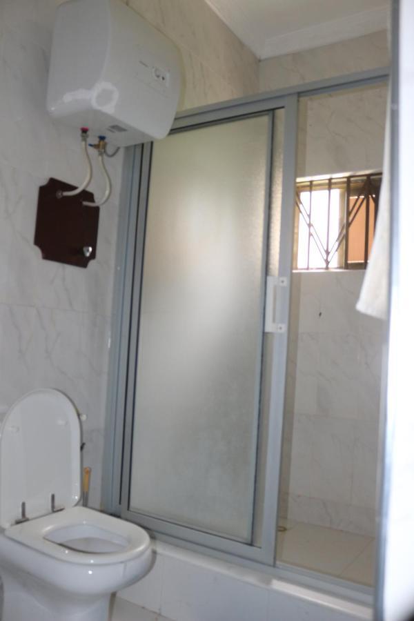 3A'S Guest House Akosombo 外观 照片