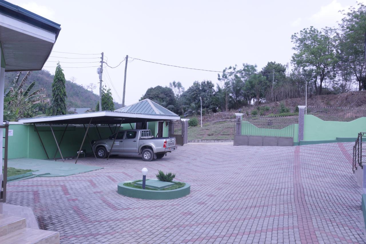 3A'S Guest House Akosombo 外观 照片