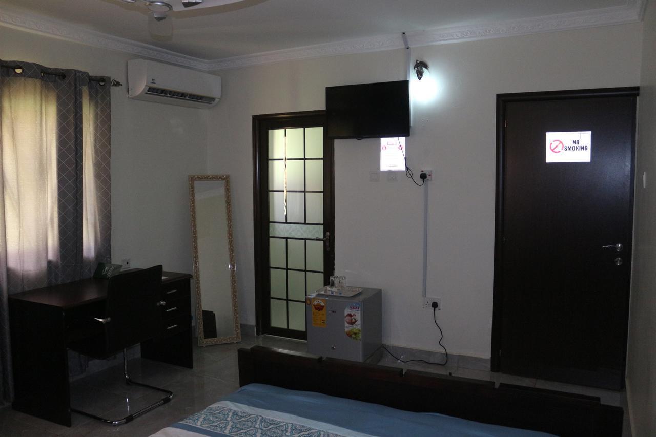3A'S Guest House Akosombo 外观 照片