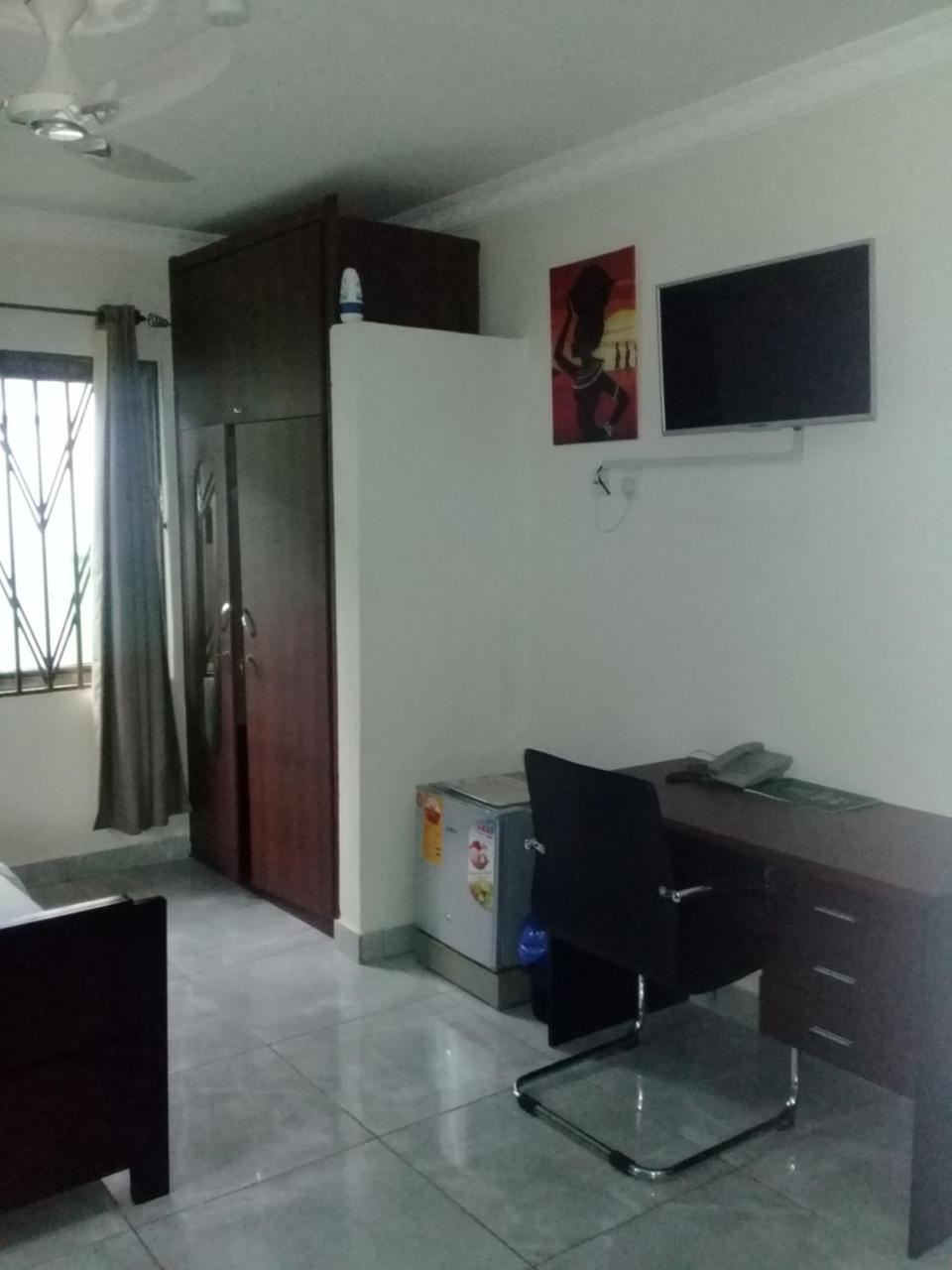 3A'S Guest House Akosombo 外观 照片