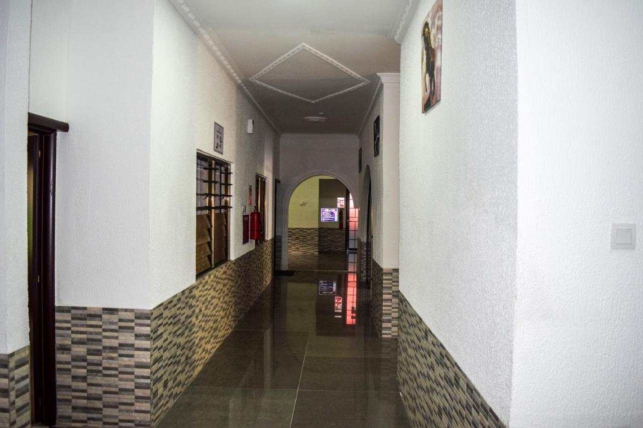 3A'S Guest House Akosombo 外观 照片
