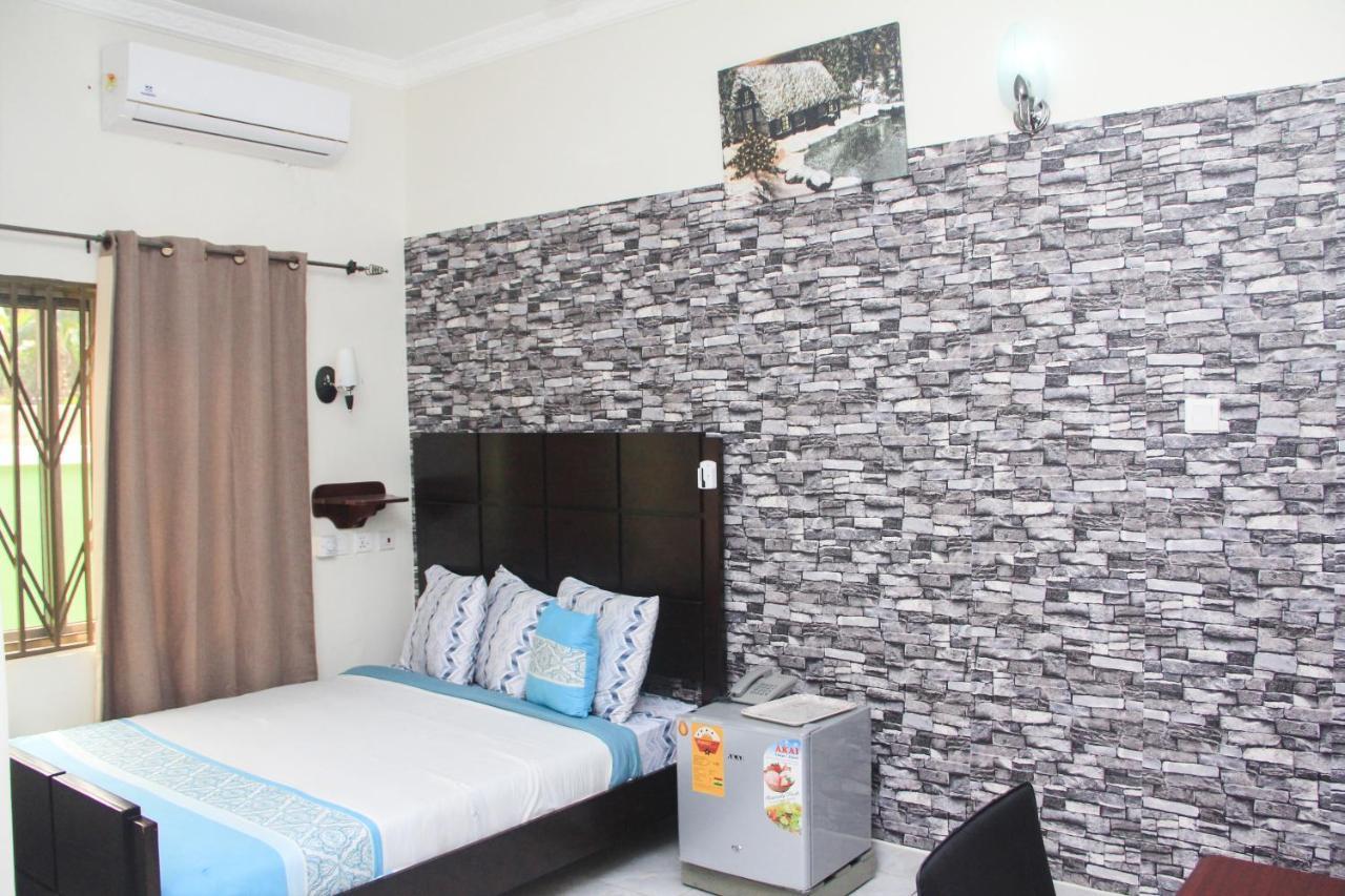 3A'S Guest House Akosombo 外观 照片