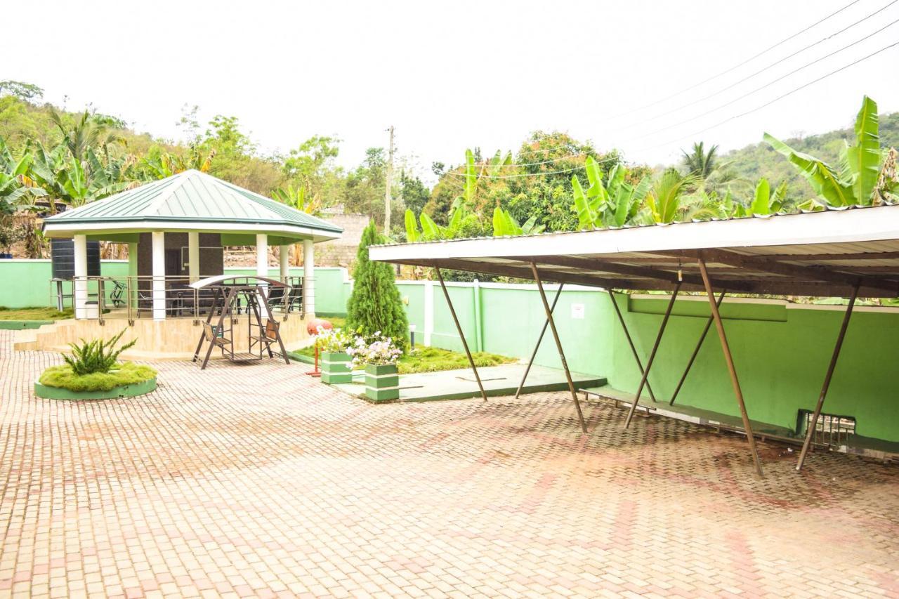 3A'S Guest House Akosombo 外观 照片