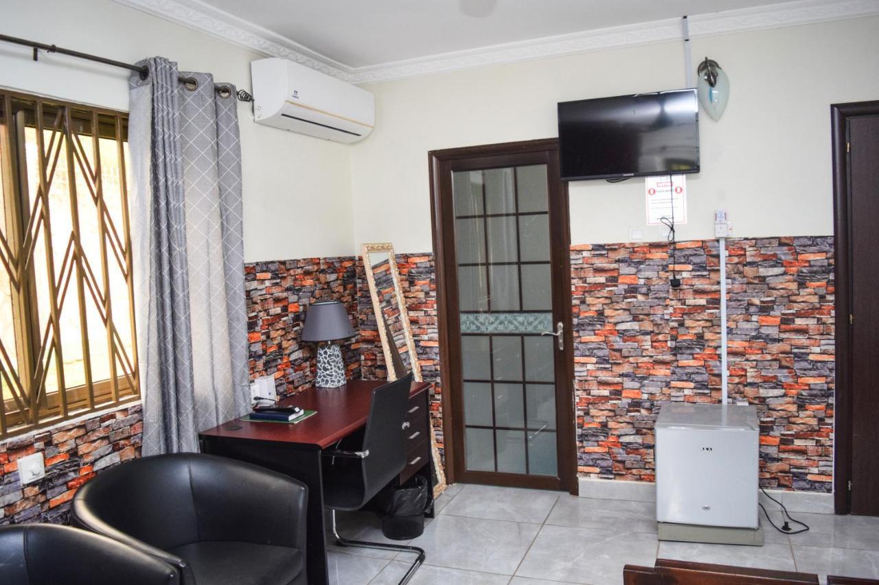 3A'S Guest House Akosombo 外观 照片